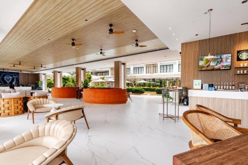 ห้องส่วนกลางสำหรับนั่งเล่น/ดูทีวี, ลายา รีสอร์ท - ฟอเรสต์ วิว สตูดิโอ (Laya Resort - Forest View Studio) in ลายัน