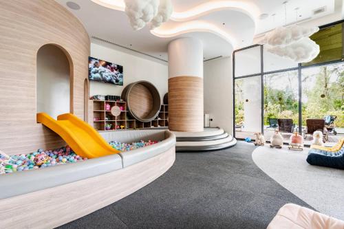 คลับสำหรับเด็ก, ลายา รีสอร์ท - ฟอเรสต์ วิว สตูดิโอ (Laya Resort - Forest View Studio) in ลายัน