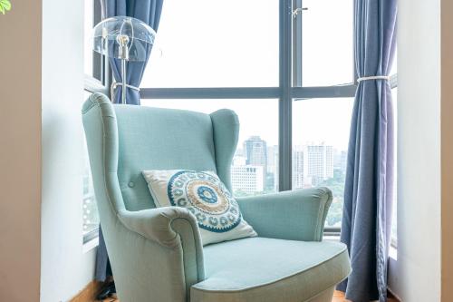 XinNi - Warm Cozy Downtown Studio with Relaxing Lounge Corner - image 3