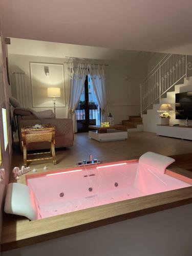 Camilla Luxury Home in Nemi