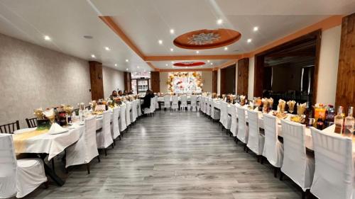 Restaurant, White Rose Hotel & Restaurant - Leeds in Leeds Suburbs