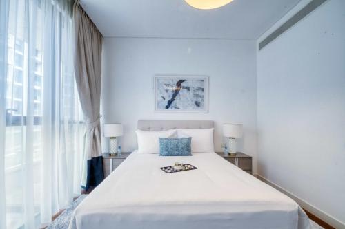 Spacious 2BR City Walk Near Dubai Mall & Coca-Cola Arena - image 8