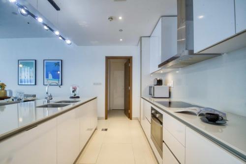 Spacious 2BR City Walk Near Dubai Mall & Coca-Cola Arena - image 11