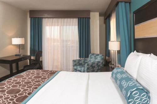 La Quinta Inn & Suites by Wyndham San Diego Mission Bay near Mission Bay Park