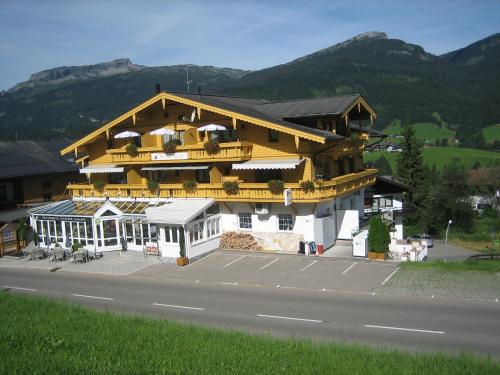  Ferienwohnungen Fellhornblick, Pension in Riezlern