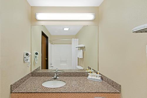 Motel 6-Decatur GA - image 13