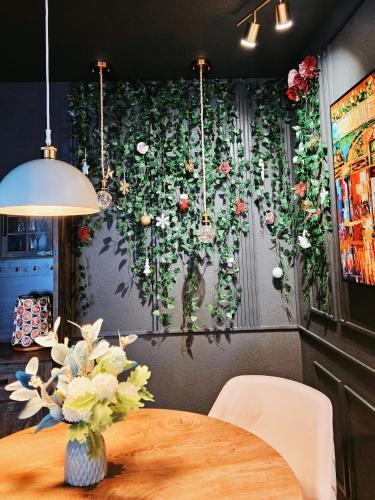 Exquisite jazzy warm deco nearby the Strip - Top 15 Best Vegas Vacation Home recommended by Conde Nast Traveler, Las Vegas (photo 6)