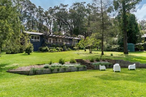 Woodland Sanctuary - Mini Golf, Fire Pit, Wineries near Sunny Ridge Strawberry Farm
