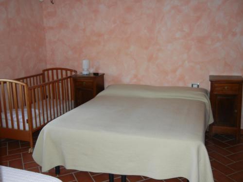 1 queen bed, 1 twin bed