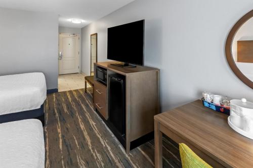 Hampton Inn Middletown - image 13