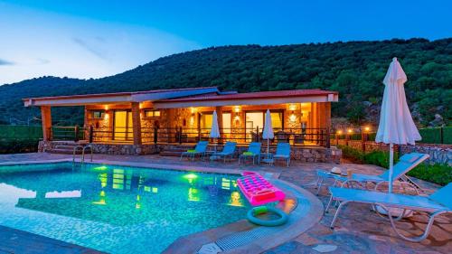 DURU-Villa with Private Pool for 6 People in Kayaköy – khách sạn tại Kayakoy