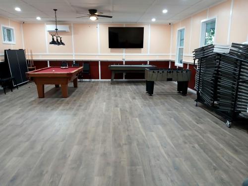 Cozy Bunkhouse for Two Nestled in the Trees near Graysville, Tennessee in Dunlap (TN)