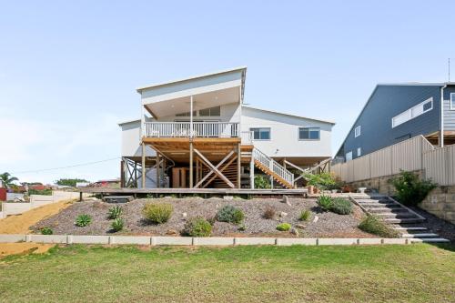 Scarp n Sea, Sauna Views & Serene Coastal Comfort – khách sạn tại Falcon