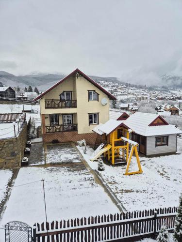 BEE HOUSE Поляниця Апартаменти – khách sạn tại Bukovel