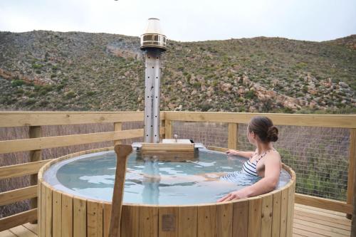 Karstais baseins, AfriCamps at Karoo 1 in Tauvsrivera