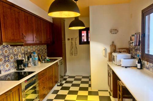 virtuve, La Cortijera in Benidolēga