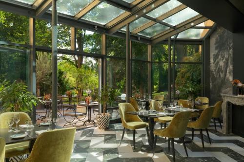 餐廳, Schloßhotel Althörnitz Neubau (Schloßhotel Althornitz Neubau) in 貝茨多夫-赫尼茨