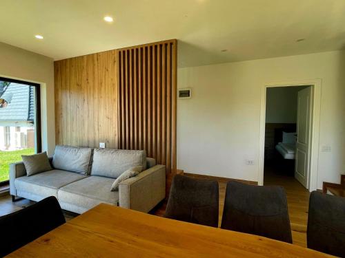 Vila Chalet Modern Poiana Vladesei in Skrinda Frasineta