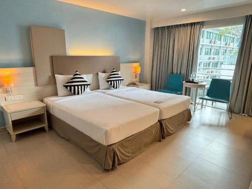 room detail thumbnail 1