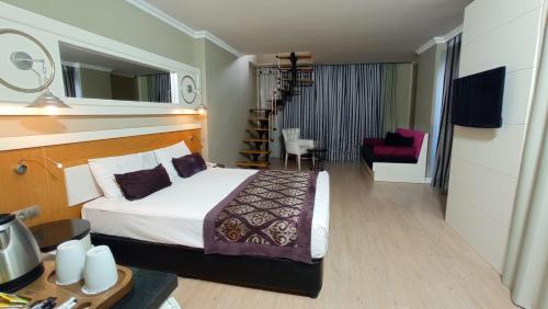 Спільний лаунж/ТБ зона, Serenis Hotel in Манавгат