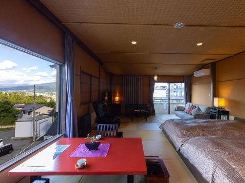 room detail thumbnail 0