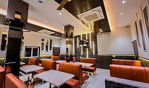 ห้องอาหาร, Hotel Ascent Star Inn Near Mumbai International Airport in มุมไบ
