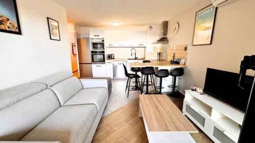 Appartement 426, vue mer et piscine by Palmazur 4