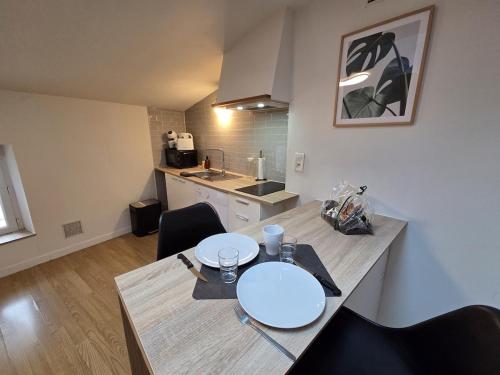 Le Pumba - large studio avec Wi-Fi in ชองป์นิเยร์