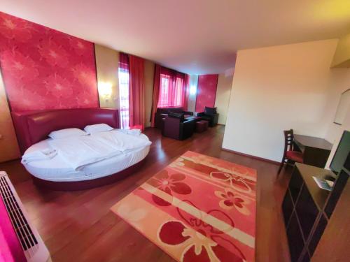 Hotel Akvaya