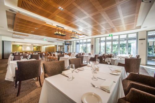 Restaurant, Ramada Hotel & Suites Sydney Cabramatta in Western Sydney