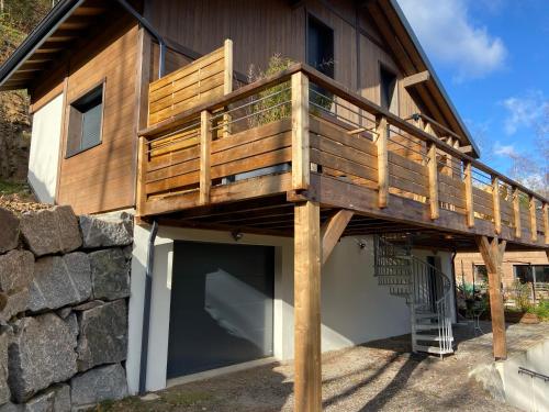 Duplex Le Hêtre avec vue dégagée sur le village et les montagnes (Duplex Le Hetre avec vue degagee sur le village et les montagnes) in Breitenbach-Haut-Rhin
