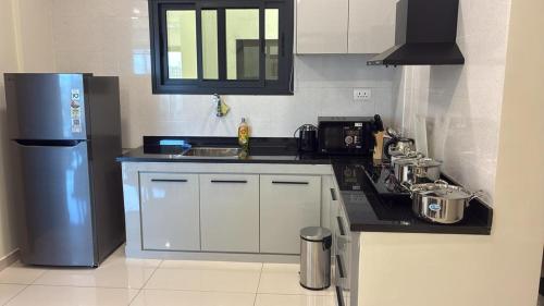 Hotel Apartment Majestic Manor Dakar Diamniadio in Santhiaba