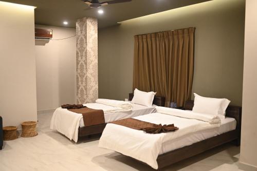 2 twin beds