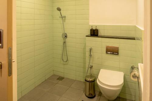 room detail thumbnail 2