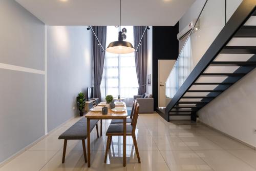 Eko Cheras agoda Duplex Industrial Loft 5pax - image 11