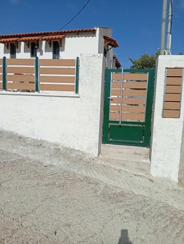 Οικια ΑΓΙΟΥ ΧΑΡΑΛΑΜΠΟΥ gîte à louer Anávra