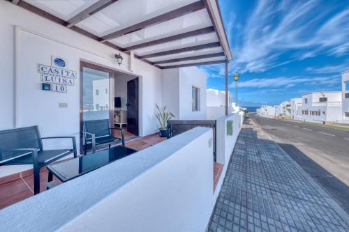 Casita Luisa - Ping pong and 300M to the Beach By Lanzarote Vacation Homes gîte à louer Ille-et-Vilaine