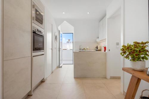Romantic Getaway by Costarentals - Ref 55 - image 3