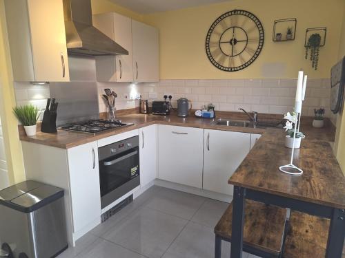 廚房, Entire Cosy House in Nottingham in 比爾伯樂