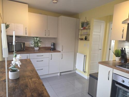廚房, Entire Cosy House in Nottingham in 比爾伯樂