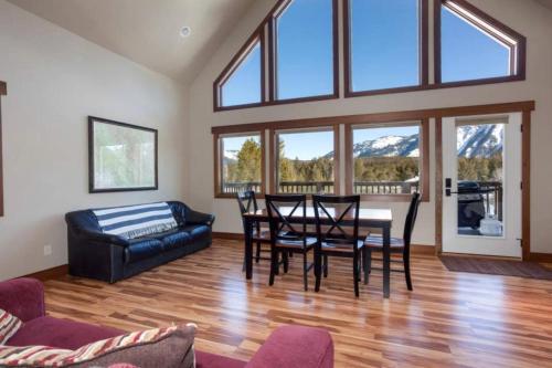 Inviting Vacation Cabin with Mountain Views near Glacier National Park, Montana in West Glacier (MT)