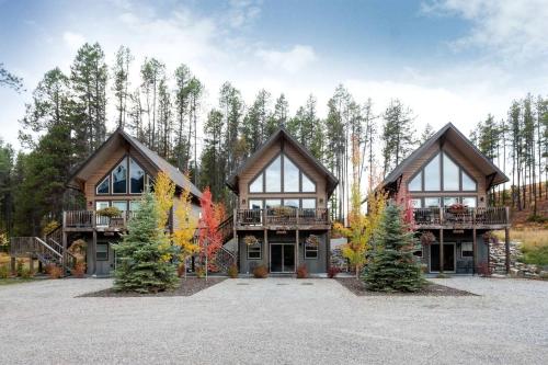 Inviting Vacation Cabin with Mountain Views near Glacier National Park, Montana in West Glacier (MT)