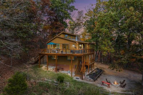 Camp Dancing Bears -Classic Retreat in Morton Grove, USA