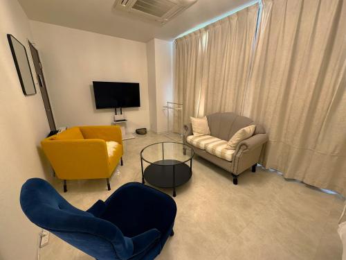 Elena Premium Namba Stay