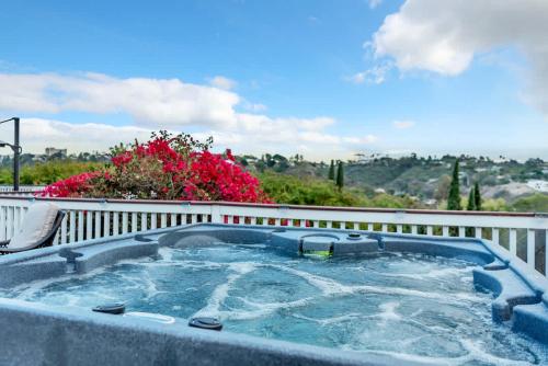 Newly Furnished 3BR 1BA - Spa - AC - Large Backyard in Allied Gardens