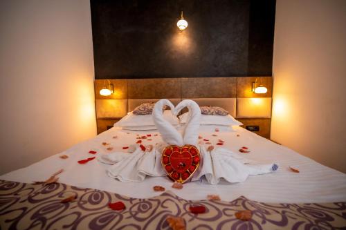 Hotel Corsa – Mangalia, CA