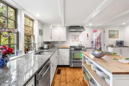 Steps From Downtown Minutes From Grays Beach in Yarmouth Port (MA)