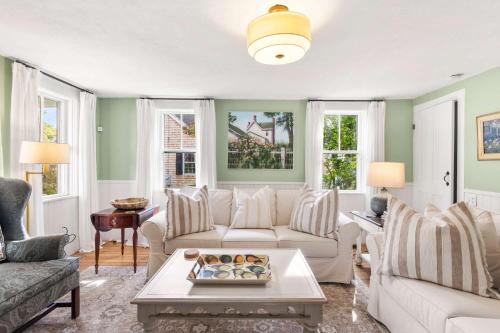 Steps From Downtown Minutes From Grays Beach in Yarmouth Port (MA)
