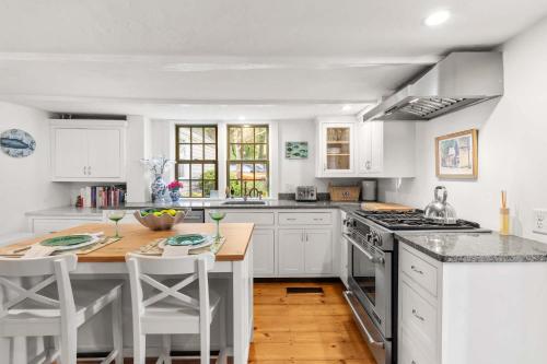 Steps From Downtown Minutes From Grays Beach in Yarmouth Port (MA)