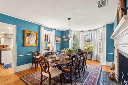 Steps From Downtown Minutes From Grays Beach in Yarmouth Port (MA)